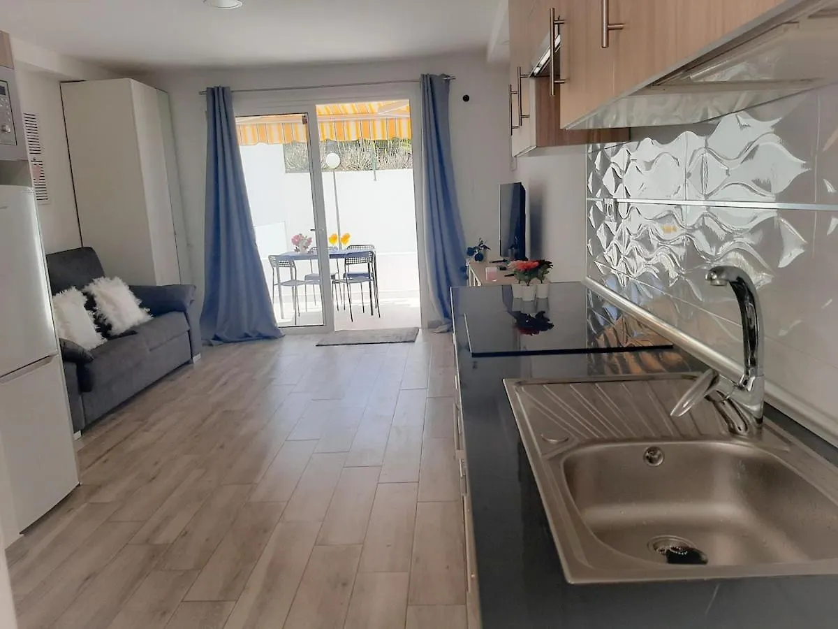 Holiday Island Pool Escape Costa Adeje İspanya
